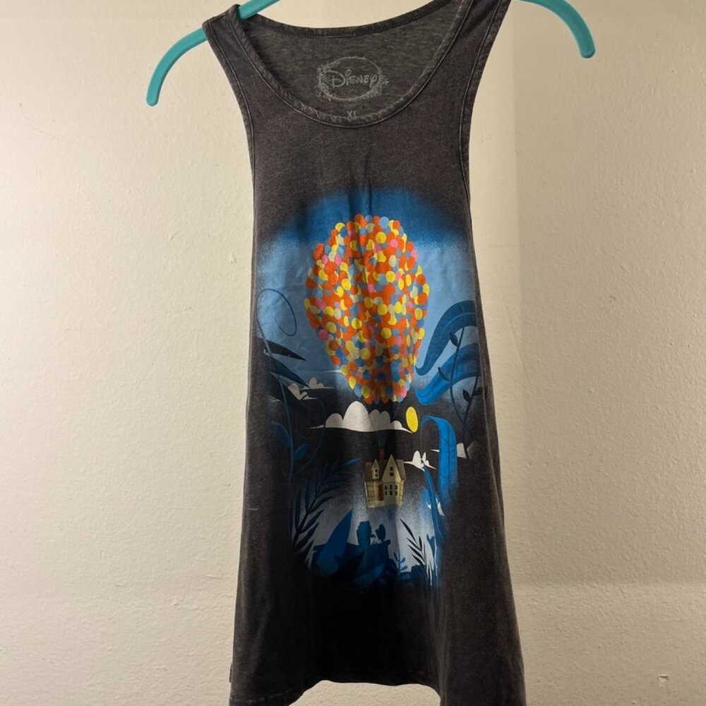 Disney Pixar “Up” House & Balloons Graphic Tank Top – Women’s XL Gray Flowy Race
